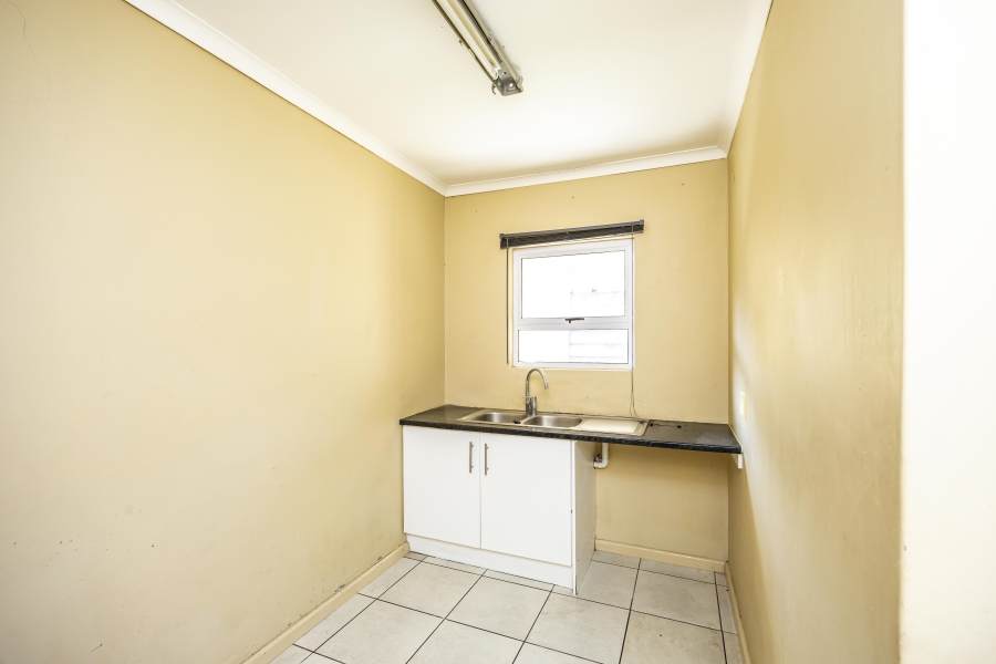 4 Bedroom Property for Sale in Cambridge West Eastern Cape